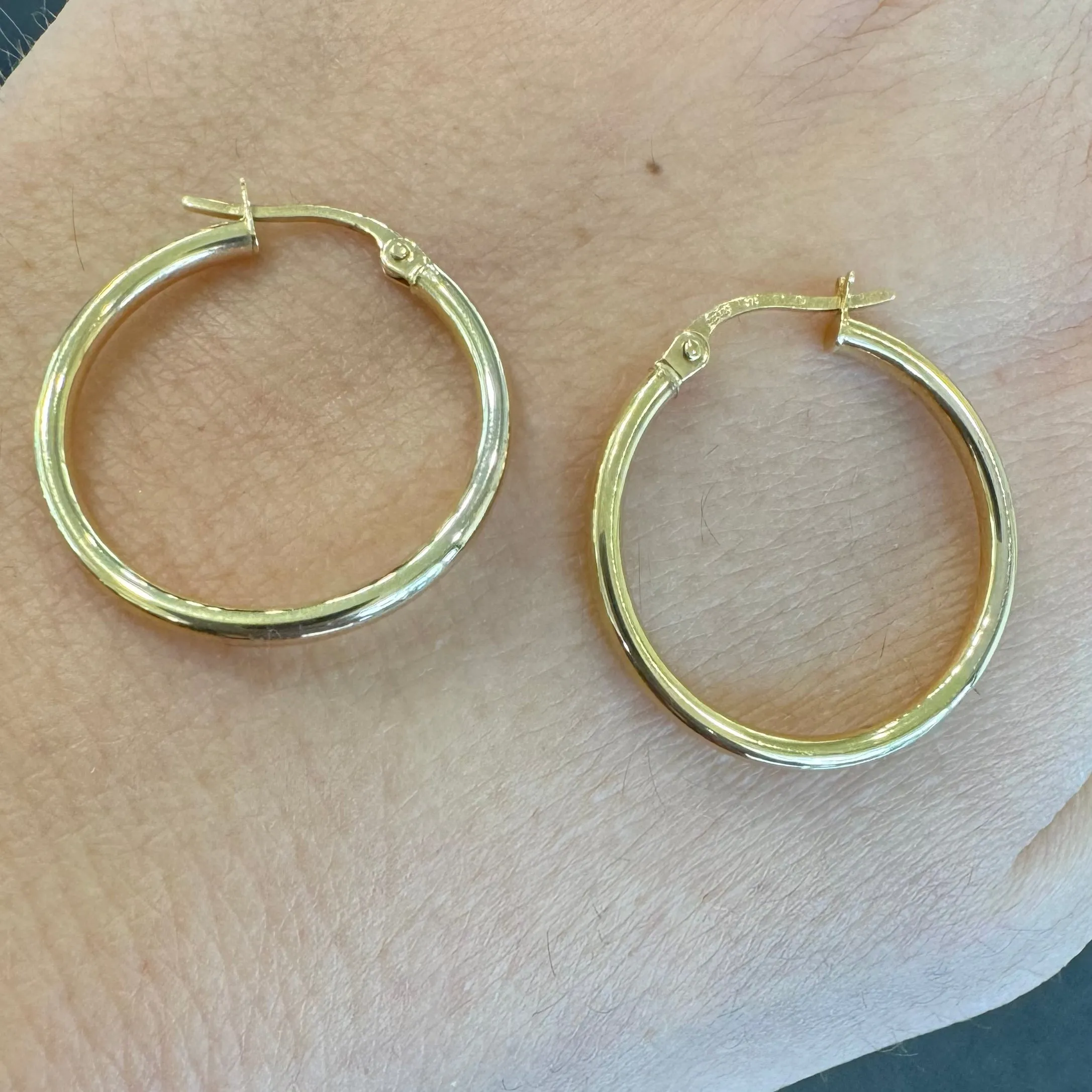 9ct Yellow Gold Fine Tubular Hoop Earrings