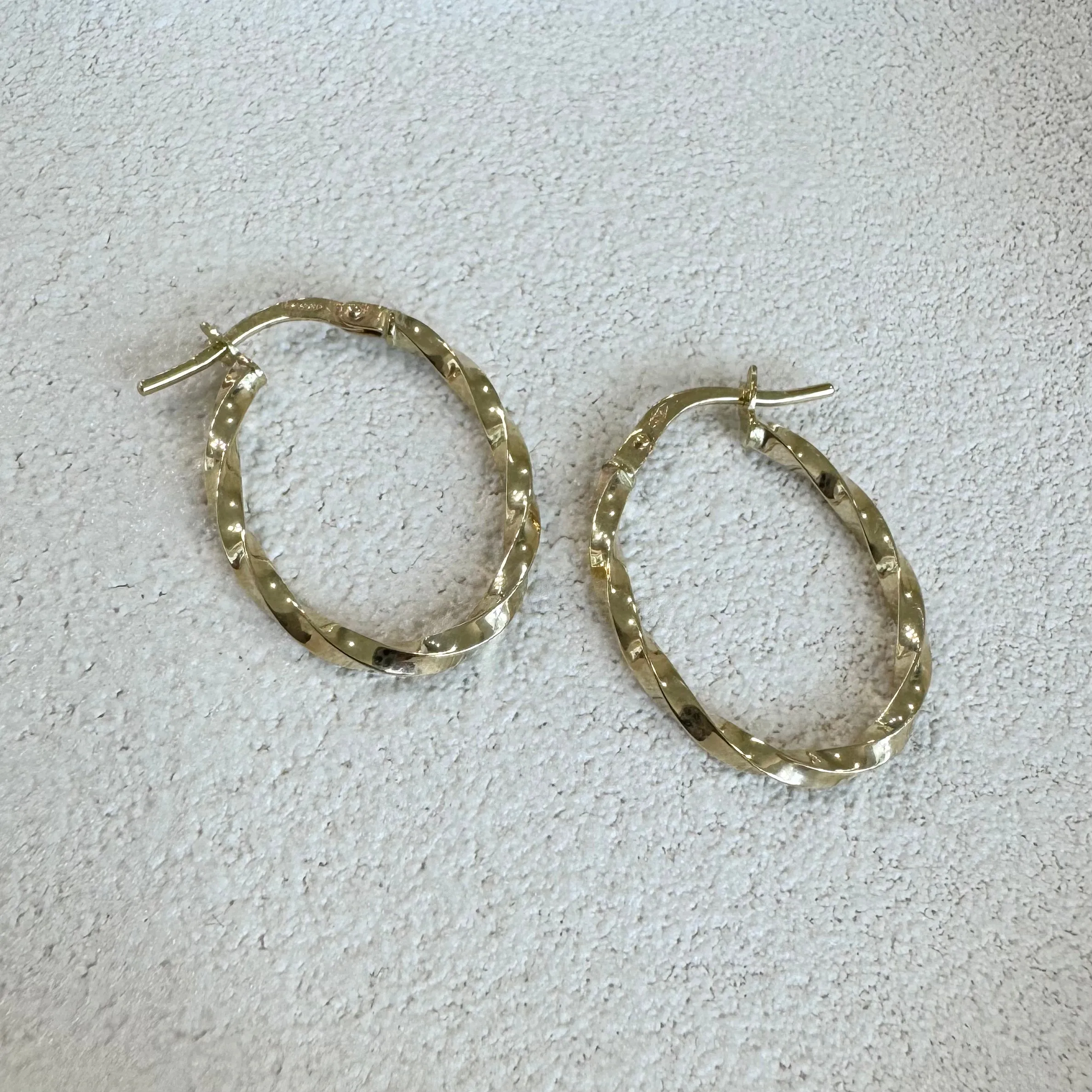 9ct Yellow Gold Twisted Oval Hoop Earrings