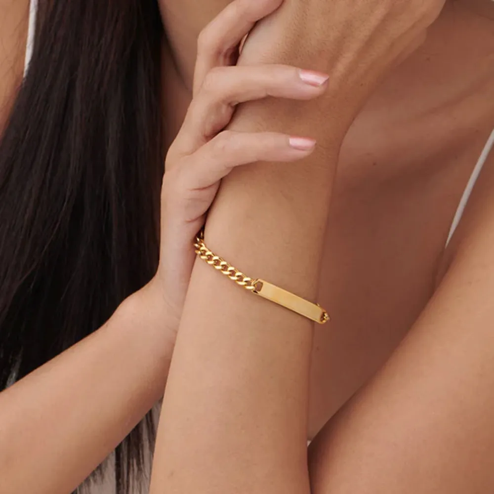 Curve Bar Bracelet