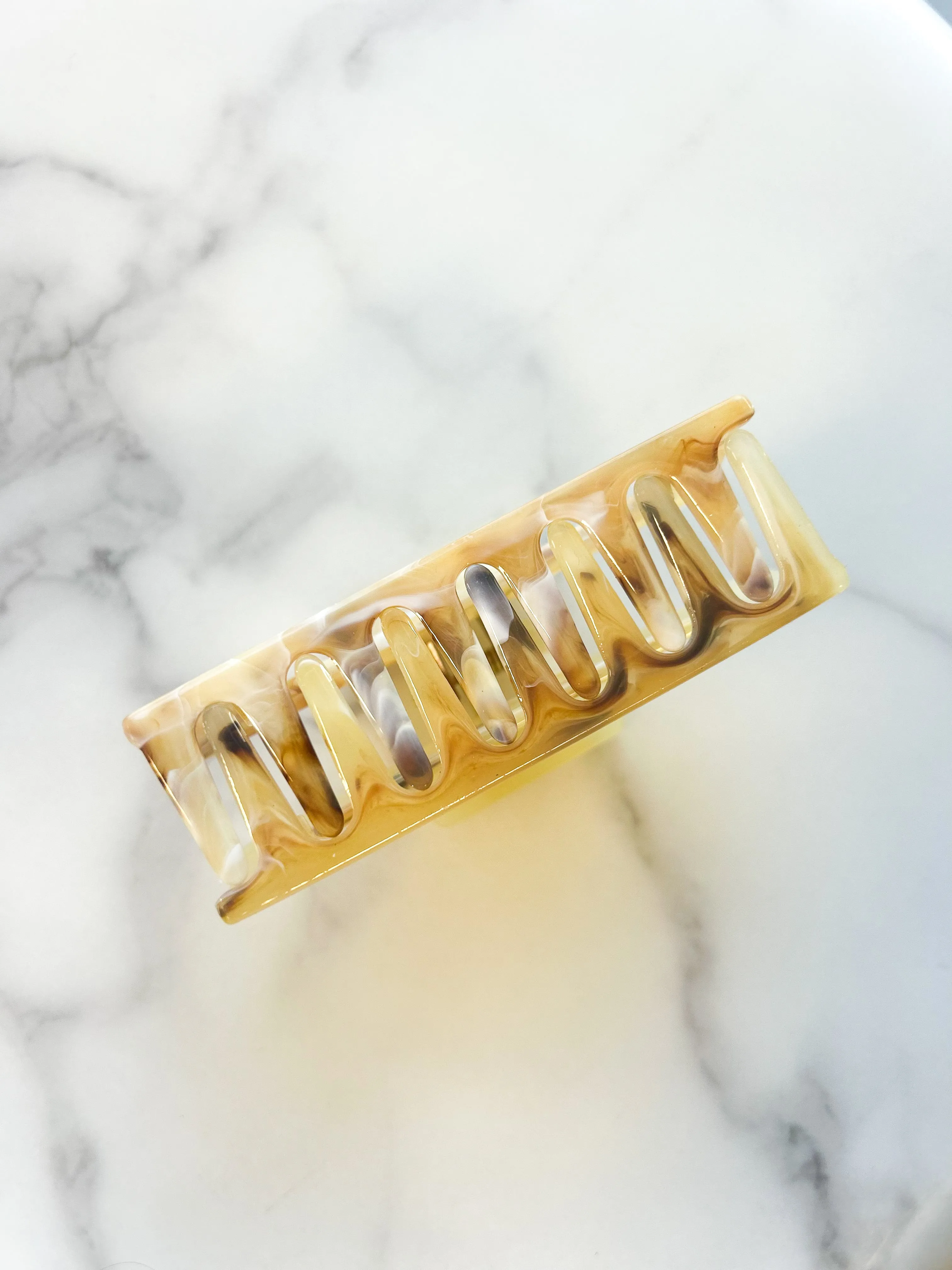 Hair Claw Clip in Marble Mustard